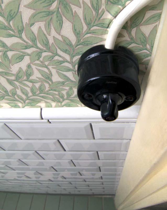 Surface installation switch in black porcelain - Fontini - old style - vintage interior - old fashioned style - classic interior