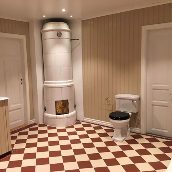 Inspiration - Bathroom with tiled stove