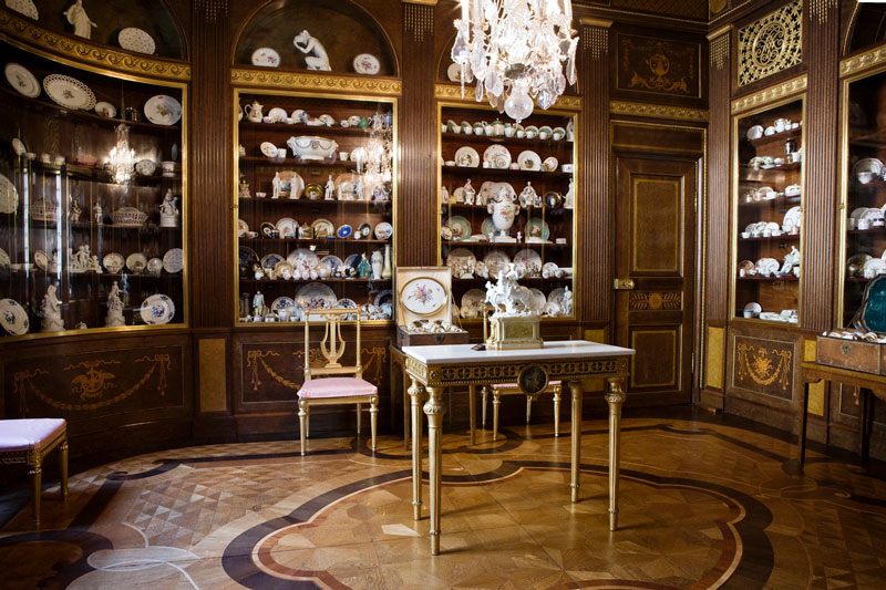 Tips & Facts - The porcelain room in Hallwyl's palace - old style - vintage style - classic interior - retro