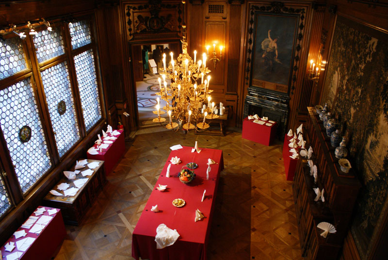 Tips & Facts - The dining room in Hallwyl's palace - old style - vintage style - classic interior - retro