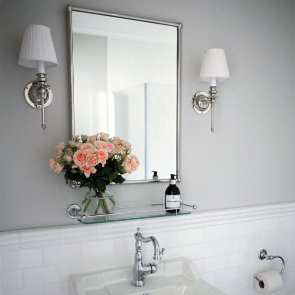 Bathroom Inspiration - wall lamp - old style - vintage interior - old fashioned style - classic interior