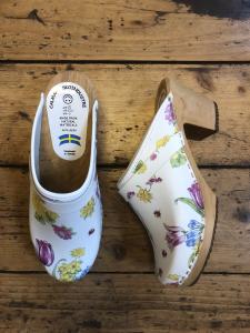 Träskor Felicia high sommarblomma