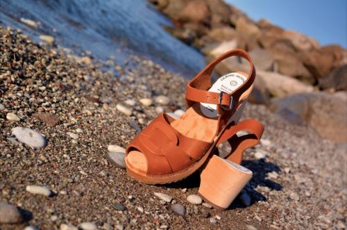 Clogs high heels Siri