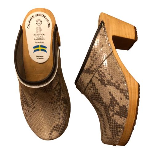 Trätofflor Felicia high Snake