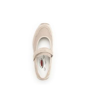 Ovanifrån-vy av en beige Gabor Rollingsoft sko i ballerinadesign som visar den utbytbara innersulan med logotyp och det ventilerande meshmaterialet.