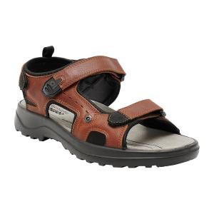 Nötbrun Jomos Liberta 508609 herrsandal i skinn fotograferad snett framifrån, med synlig grå fotbädd, svarta detaljer och justerbara kardborreremmar.
