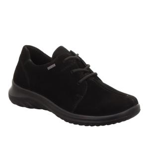 Vattentät lågsko med klassisk snörning från LEGERO Softboot 4.0 i svart mocka, där bilden snett framifrån visar skons snörda ovandel med GORE-TEX®-membran, den rymliga tåboxen och den dämpade, flexibla lättviktssulan.