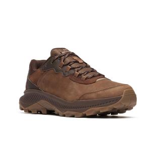 Sportig vandringssko i slitstarkt skinn från MERRELL Speed Strike 2 Leather, där bilden snett framifrån visar skons robusta tåbox, rejäla snörning samt den grovmönstrade yttersulan utvecklad för optimalt grepp och stabilitet i terrängen.