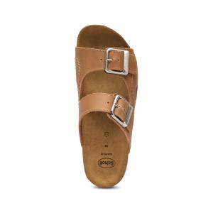 Scholl Moldava Wedge sandal i färgen cognac sedd ovanifrån, med synlig anatomisk fotbädd i mocka samt tryckt logotyp och storleksmärkning.