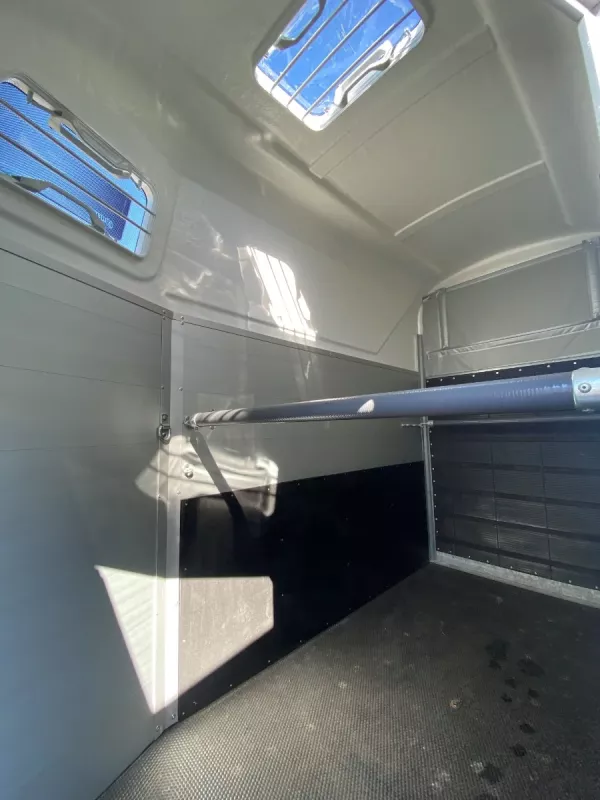 Hyra Hästtransport Henra 1,5-hästars