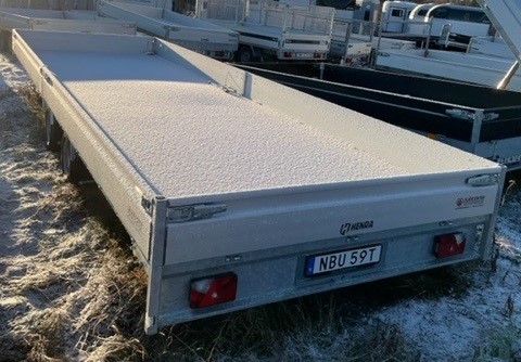 Henra plattformstrailer 703x222