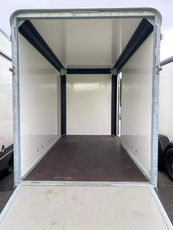 Henra skåptrailer 315*158 1300kg totalvikt