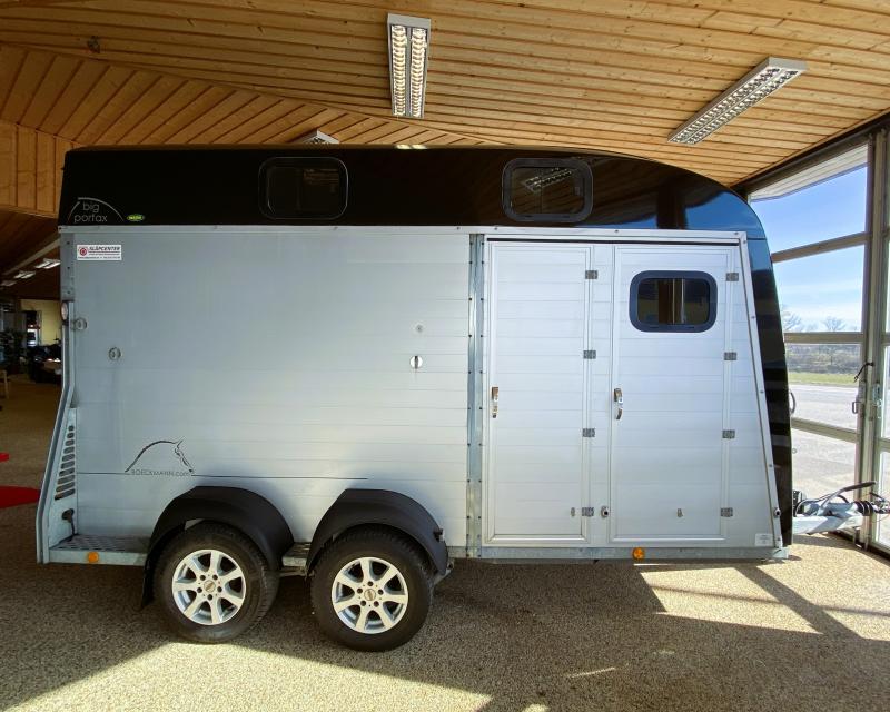 Stor Böckmann BIG PORTAX WCF hästtransport med separat sadelkammare