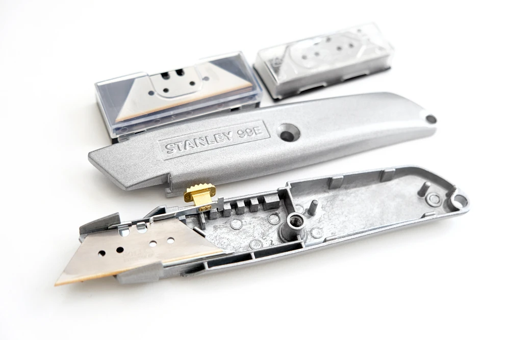 Cutter Stanley avec lames revêtues de titane par Sollex