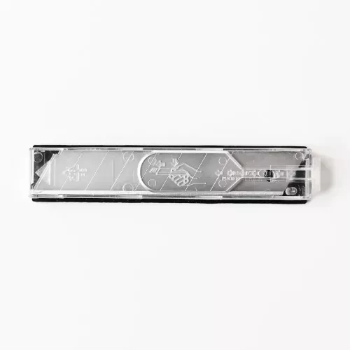 La lame 180P PRO est universelle et s