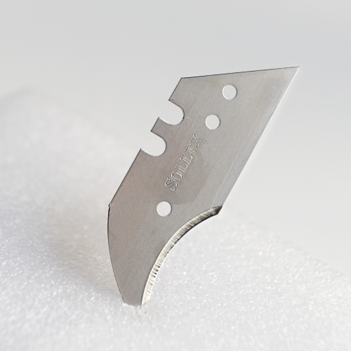 Les lames concaves Sollex PRO sont utilisées par les poseurs de sols, les constructeurs et les couvreurs pour les travaux de précision dans les espaces difficiles d'accès