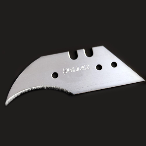 Les lames demi-lune 10P PRO conviennent aux poseurs de sols pour les travaux de précision autour des tuyaux dans les pièces humides, par exemple.