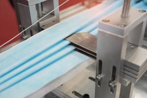 Man hittar non woven i bilar, inom sjukvården, i väggar och golv, modebranschen och på många fler ställen.