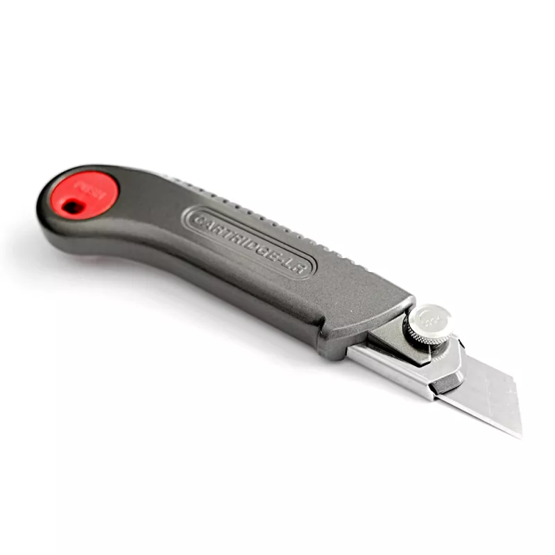 Le cutter Sollex 18 mm PRO NT L-2000RP est doté d'une poignée antidérapante et d'un curseur Auto-Lock avec un verrou à cliquet et une vis pour fixer la lame - Sollex