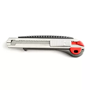 Brytbladskniv 18mm PRO NT Cutter L-2000RP är idealisk för DIY-projekt, byggmaterial som gipsväggar, tak, golvbeläggning, industriell användning, lagerarbete, tillverkning mm