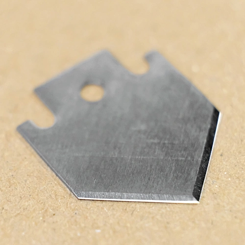 Spetsblad för att skära, perforera, punktera flexibla material - Sollex