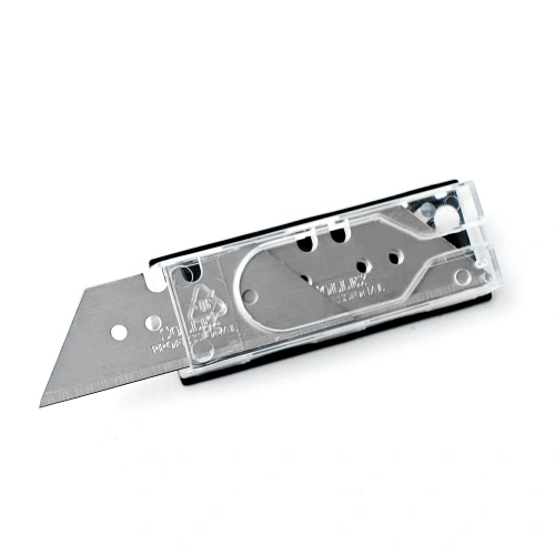 Sollex PRO 975P blades are packaged in clear packaging and are easily extracted with a single touch.