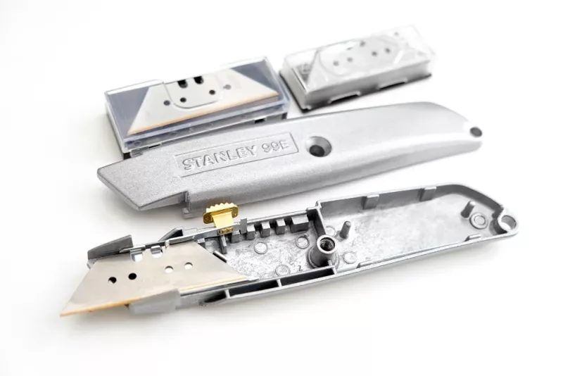 Cutter Stanley avec lames revêtues de titane par Sollex