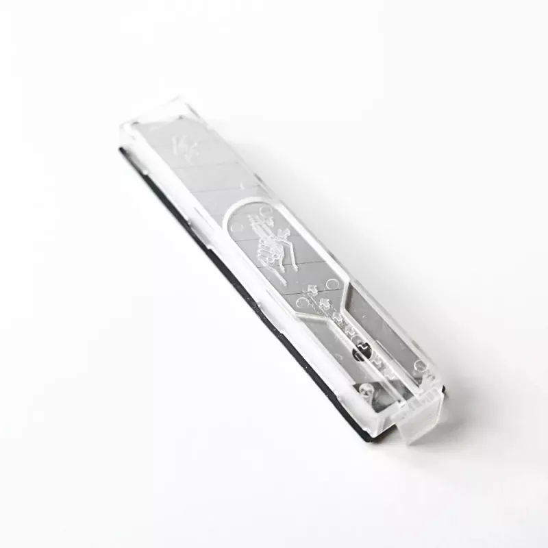 La lame utilitaire sécable Sollex 180P coupe parfaitement le carton, le papier peint et les matériaux polymères - Achetez des couteaux et des lames chez Sollex