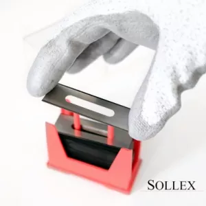 Förvaring av industriella knivar -  Använd handskar för att hantera industrirakblad eller knivblad - Sollex blogg
