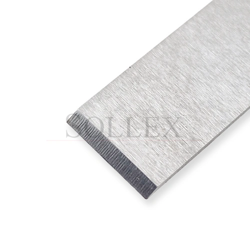 13 pellet blade for EREMA machines, plastic recycling - Closer look at the cutting edge - Sollex
