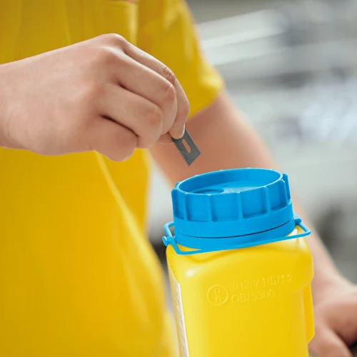 Conteneur pour l'élimination sécurisée des lames usagées - Martor 9810 - Sollex