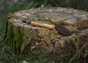 RAUH! tuggbenen tillverkas som hantverk i Finland och bara av råvaror som håller prima kvalitet. Våra tillverkningsmetoder har alldeles från början planerats enbart för tillverkning av tuggben och annat hundgodis, för ditt husdjurs bästa