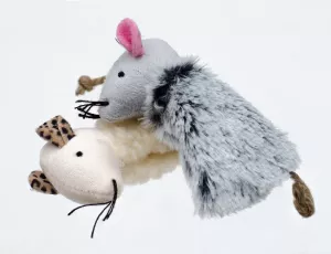 Söta, mjuka små plyschmöss med repsvans. Går att öppna och fylla på med ny kattmynta. Stimulerar kattens naturliga instinkt. Lek är roligast tillsammans och ett bra sätt för att stärka bandet mellan dig och din katt.