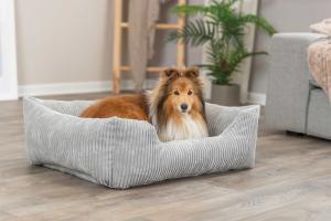 Trixie bädd Jonna är en ortopedisk hundbädd som ger din hund maximal sovkomfort. Liggytan är gjord av sk memoryfoam med ordentligt fastsatt dyna. Överdraget är avtagbart och kan tvättas i maskin i 40 grader.