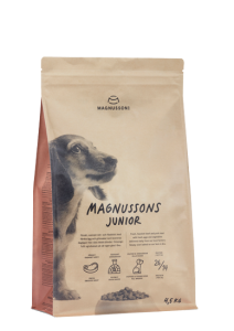 Ett helfoder för valpar och unghundar eller dräktiga och digivande tikar. Omsorgsfullt ugnsbakat på vår gård i Bro.