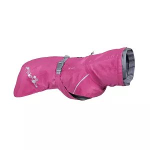 Med en uppdaterad design och passform på vår populära Monsoon regnjacka, nu tillverkad av 100 % återvunnet material, så finns det inget bättre sätt att hålla sig torr och bekväm i kallt och blött vinterväder.