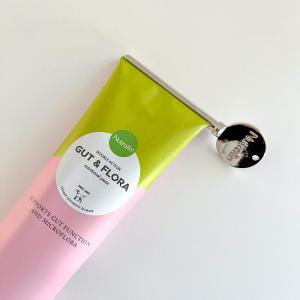 Nutrolin Gut & Flora innehåller Omega-3-fettsyror som skyddar tarmväggen. Probiotika och prebiotika stödjer den mikrobiella florans funktioner.