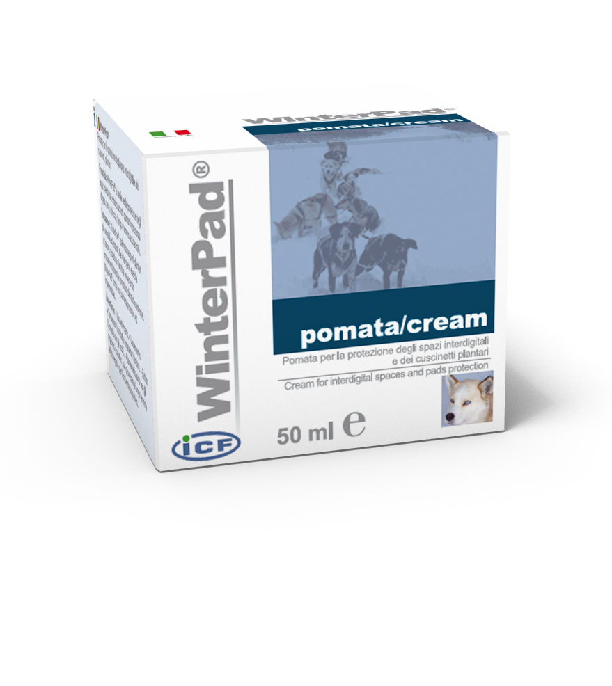 Winterpad appliceras på trampdynorna och ger huden en skyddande och vattenavvisande barriär.