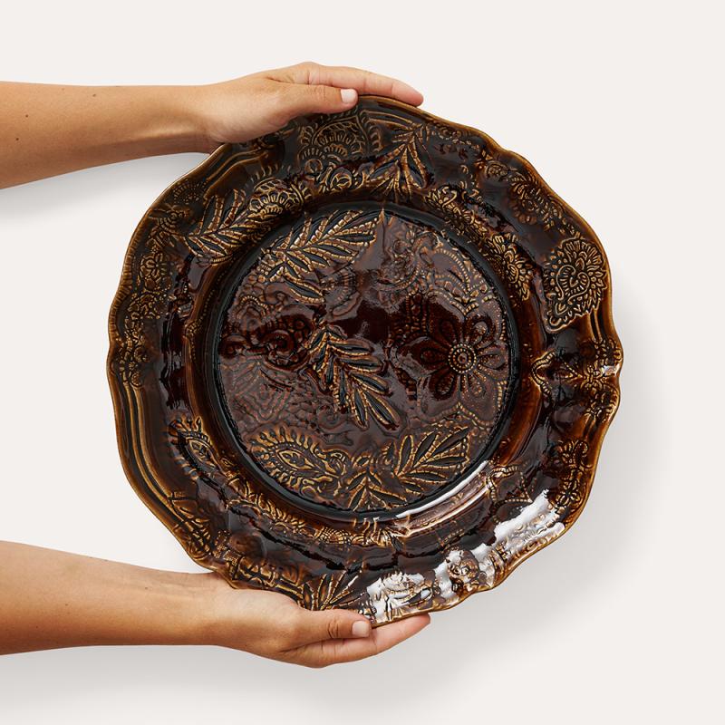 Large round dish, coffee