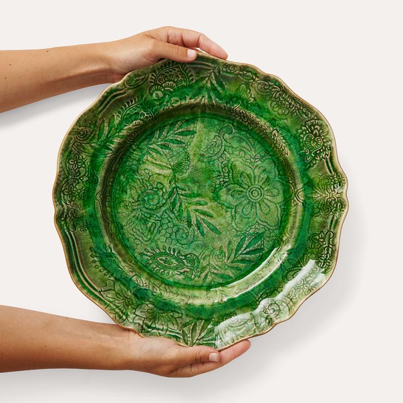Large round dish, seaweed