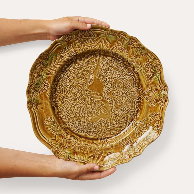 Large round dish, pineapple