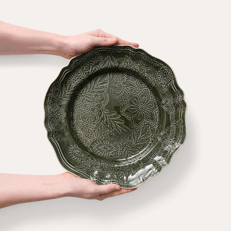 Large round dish, shadow