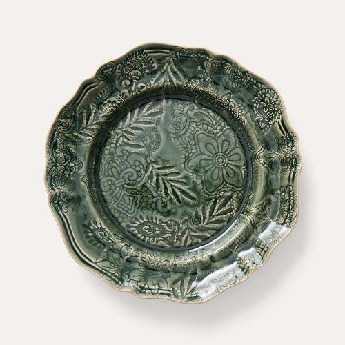 Large round dish, dusk