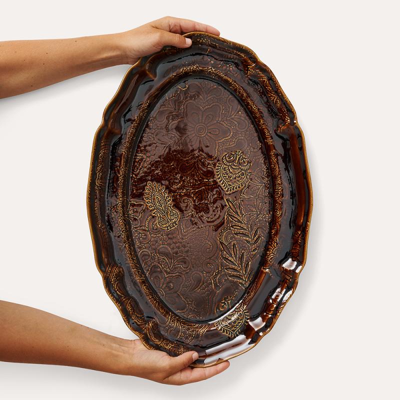 Large oval dish, coffee