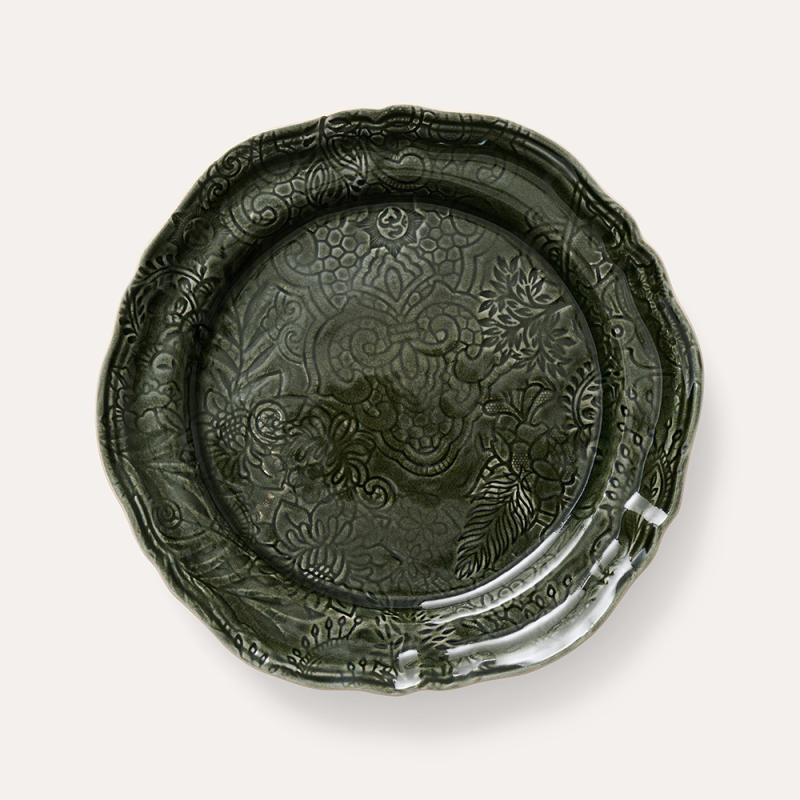 Dinner plate pattern, shadow