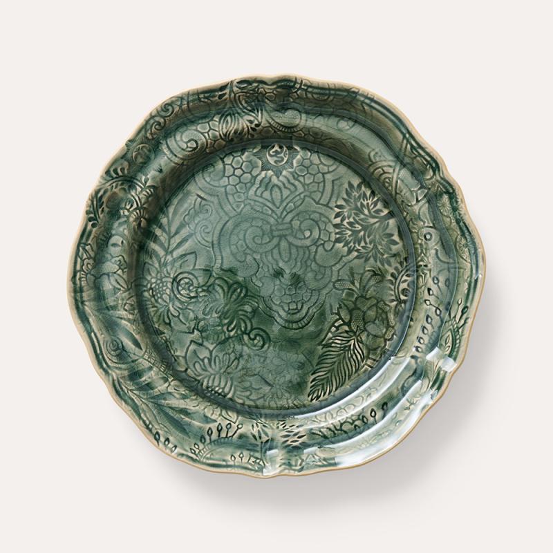 Dinner plate pattern, dusk