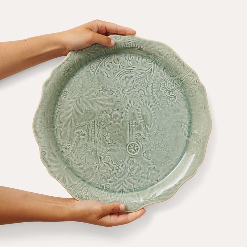 Round serving plate/pizza plate, antique