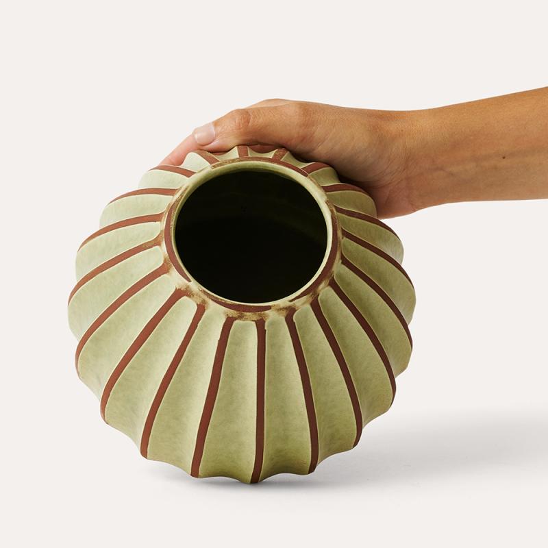 Salon large round vase, avocado