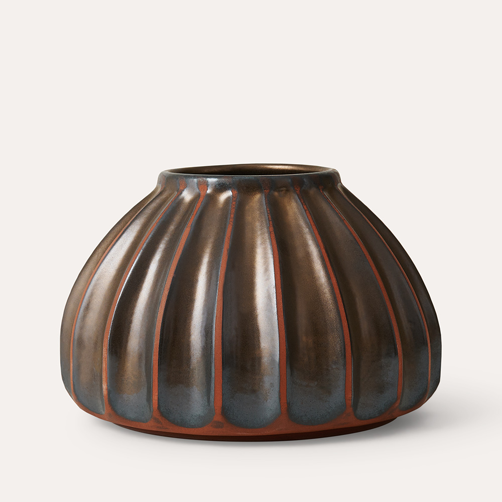 Salon large round vase, bronze