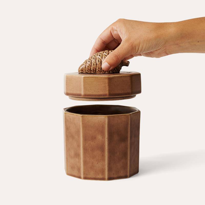 Scented candle pine cone umber/pine